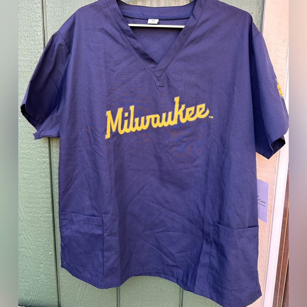 Milwaukee Brewers men’s scrub top